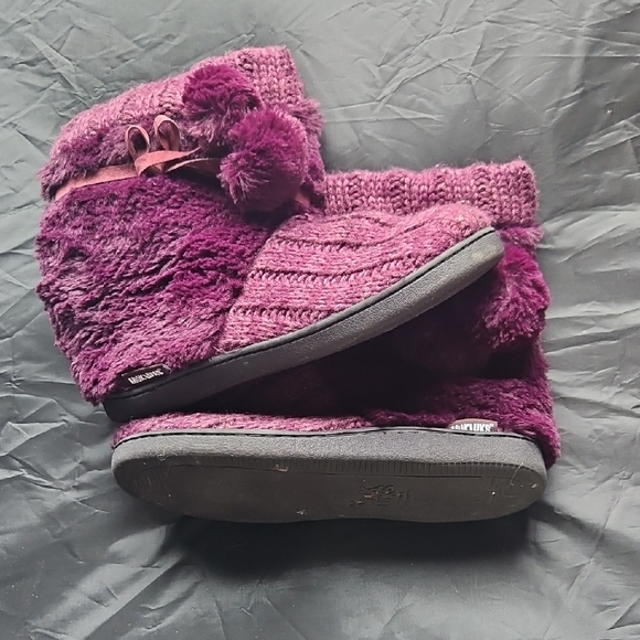 Muk Luks Shoes - Muk Luks Maroon Knit Slipper Boots, Perfectly Preloved, 8.5 U.S.